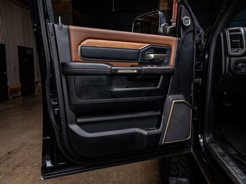 Used 2019 RAM 2500 Limited image 36