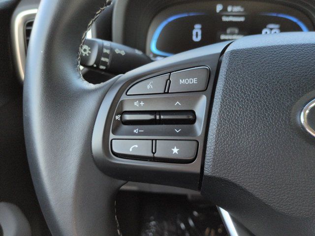 Used 2025 Hyundai Venue SEL FWD image 23