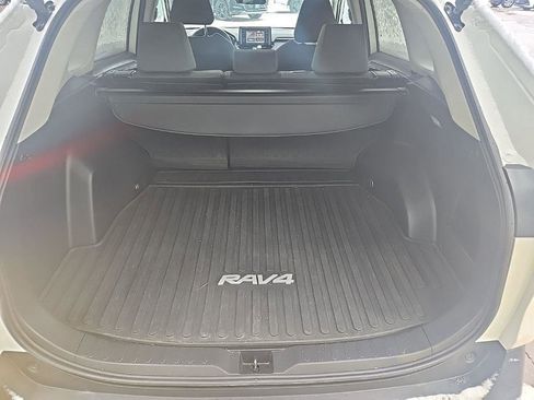 Used 2020 Toyota RAV4 XLE image 6