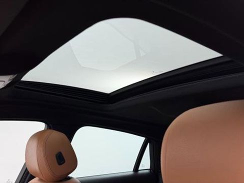 Used 2019 BMW X6 xDrive35i w/ M Sport Package image 18