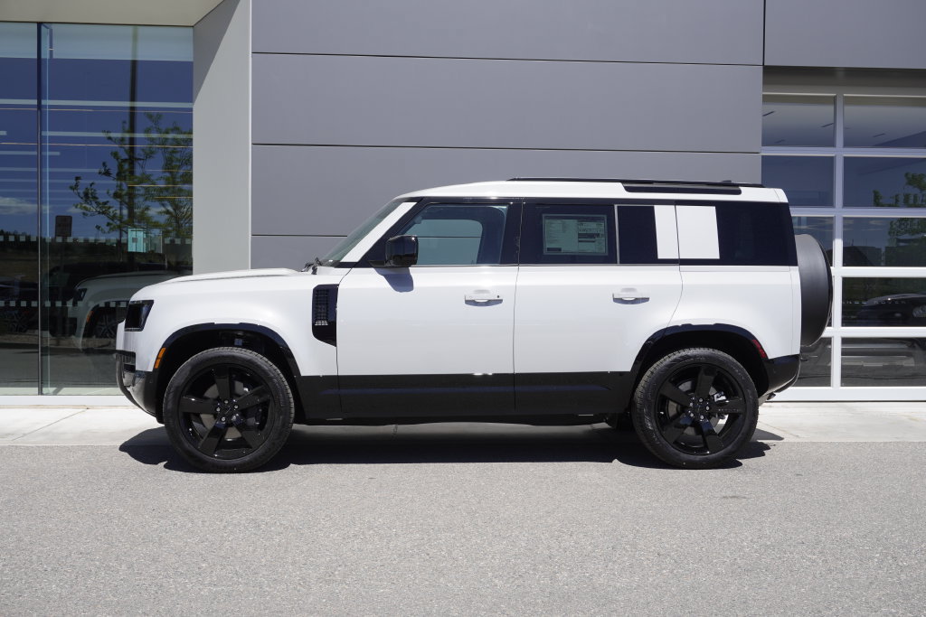 New 2026 Land Rover Defender 110 X-Dynamic SE AWD/4WD image 8