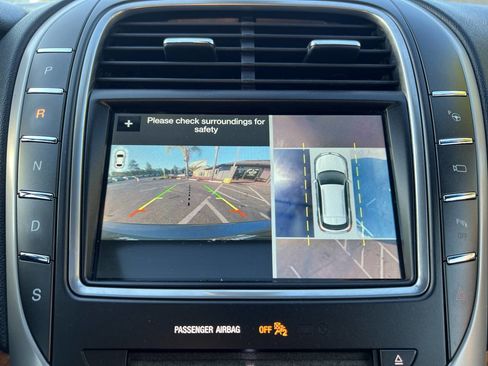 Used 2017 Lincoln MKX Reserve w/ Driver Assistance Package image 29