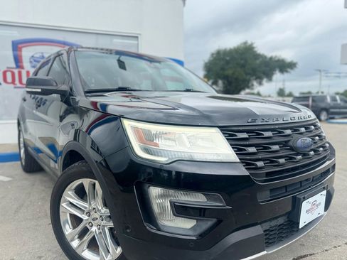 Used 2017 Ford Explorer Limited w/ Equipment Group 301A FWD image 21