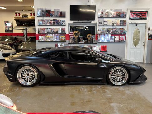Used 2014 Lamborghini Aventador LP 720-4 50th Anniversario AWD/4WD image 5