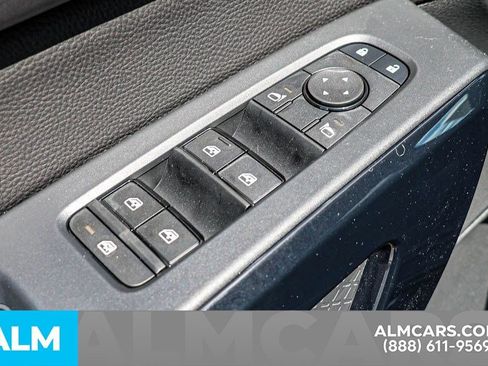 Used 2025 Nissan Pathfinder S image 54