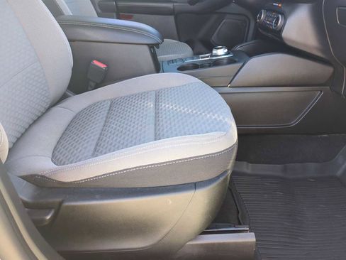 Used 2022 Ford Escape SE w/ SE Sport Appearance Package image 27