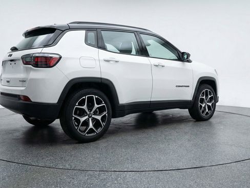 Used 2025 Jeep Compass Limited image 9