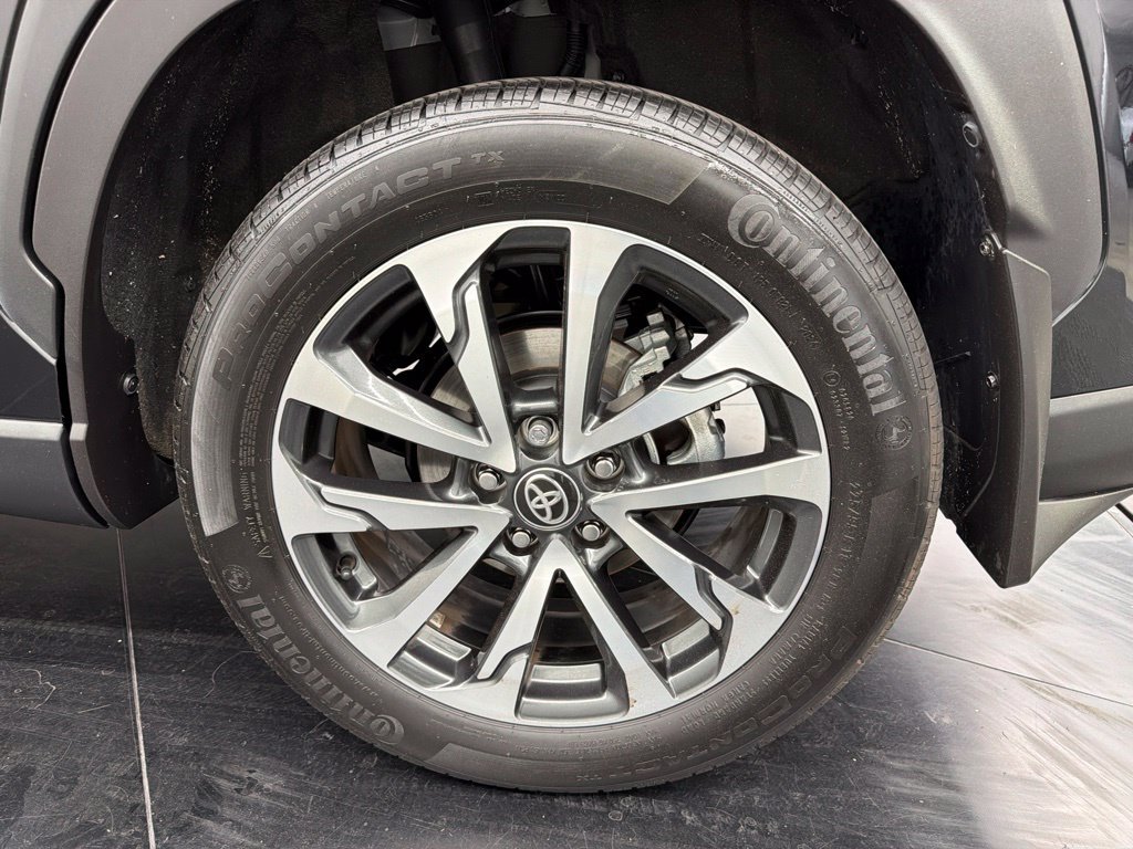 Used 2024 Toyota Corolla Cross XLE w/ Convenience Package FWD image 16