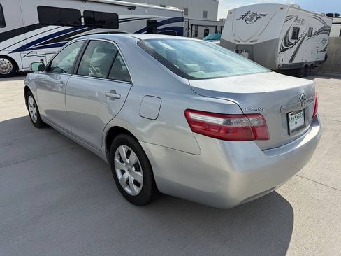 Used 2007 Toyota Camry LE FWD image 5