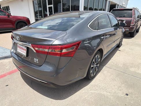 Used 2016 Toyota Avalon XLE Premium FWD image 7