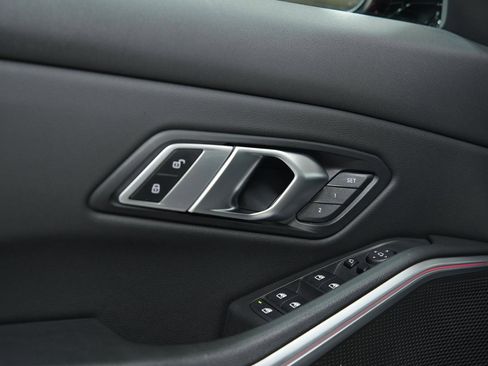 Used 2023 BMW 330e xDrive 330e xDrive image 25