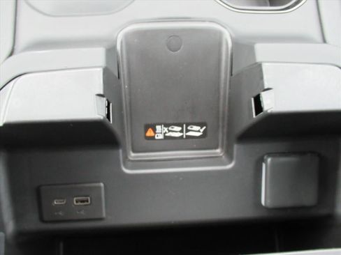 Used 2024 GMC Sierra 1500 AT4 AWD/4WD image 25