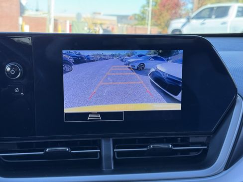 Used 2024 Chevrolet Trax RS w/ Sunroof Package image 20