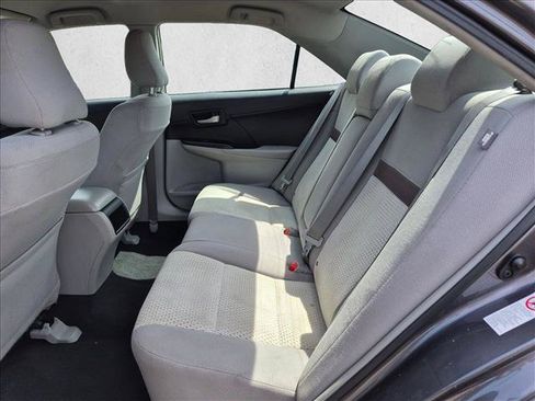 Used 2014 Toyota Camry LE FWD image 18