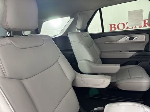 New 2025 Ford Explorer Active w/ Active Comfort Package image 25