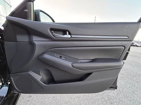 New 2025 Nissan Altima 2.5 SV w/ SV Special Edition Package image 31