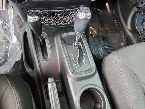 Used 2016 Jeep Wrangler Sport AWD/4WD image 19