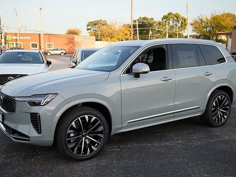 New 2026 Volvo XC90 B6 Plus w/ Protection Package Premier image 6