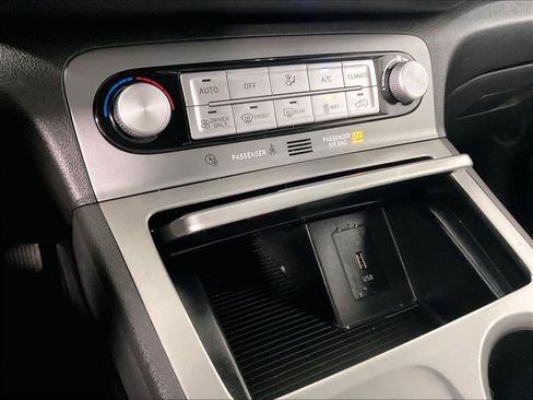 Used 2023 Hyundai Kona SE image 25