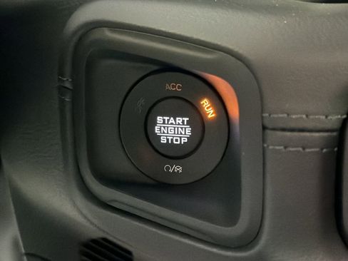 New 2026 Jeep Gladiator Sport AWD/4WD image 18