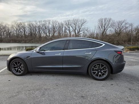 Used 2018 Tesla Model 3 Long Range image 9