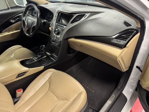 Used 2013 Hyundai Azera w/ Technology Pkg FWD image 14