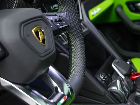 Used 2022 Lamborghini Urus AWD/4WD image 32