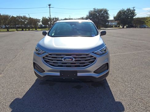 Certified 2022 Ford Edge SE image 4