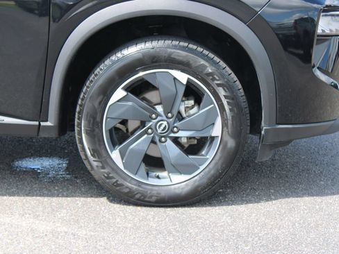 Used 2024 Nissan Rogue SV AWD/4WD image 12