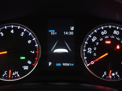 Used 2021 Toyota RAV4 XLE image 25