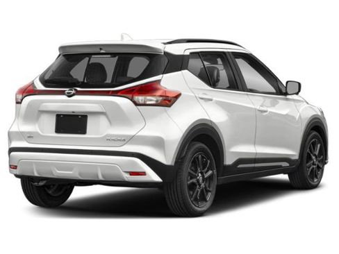 Used 2023 Nissan Kicks SR w/ SR Premium Package FWD image 6