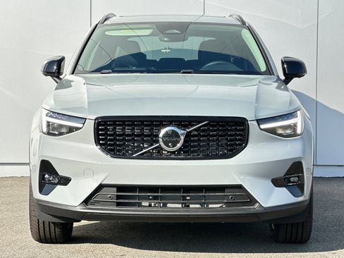 New 2026 Volvo XC40 B5 Plus w/ Protection Package Premier image 8
