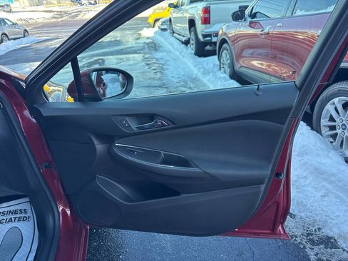 Used 2017 Chevrolet Cruze LT w/ Convenience Package image 23