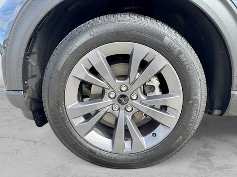 Used 2024 Ford Explorer XLT w/ Equipment Group 202A AWD/4WD image 13