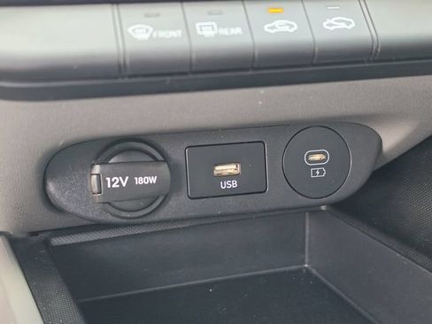Used 2024 Hyundai Elantra SEL FWD image 33