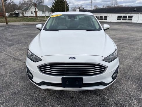 Used 2019 Ford Fusion SE w/ Equipment Group 151A image 2