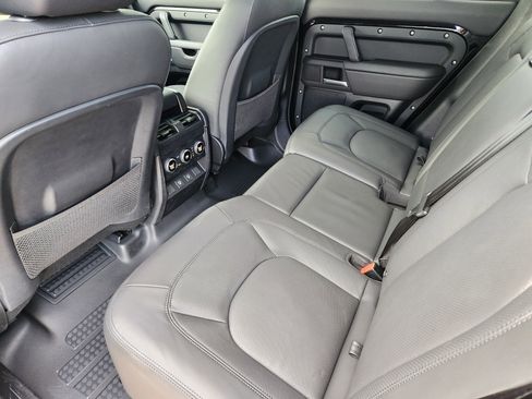 Certified 2025 Land Rover Defender 110 S image 30