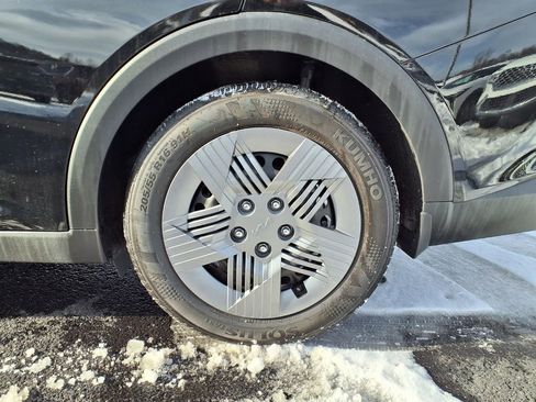 Used 2025 Kia K4 LX image 10