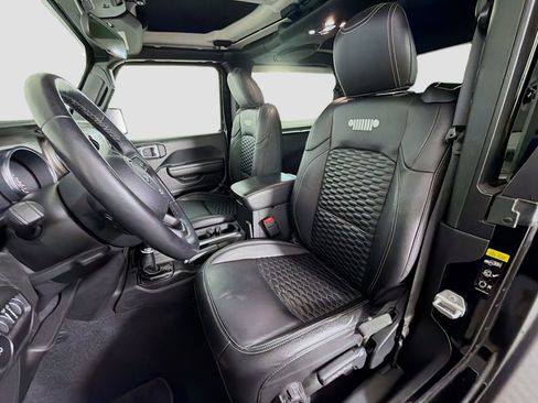 Used 2021 Jeep Wrangler Sport image 12