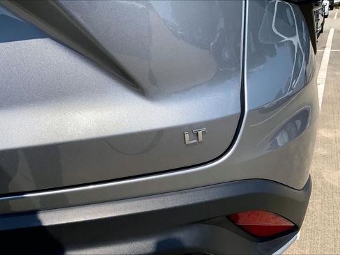 Used 2025 Chevrolet Trax LT FWD image 10