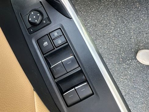 Used 2023 Toyota RAV4 XLE w/ Convenience Package image 28