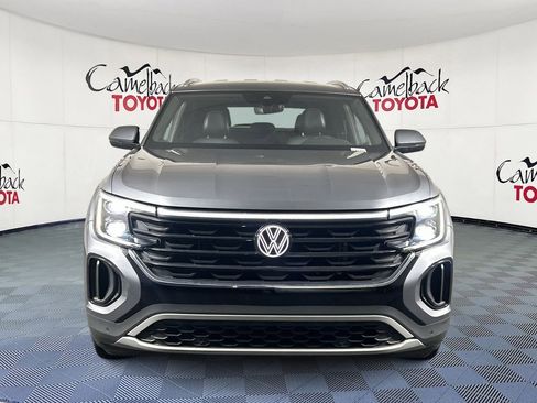 Used 2024 Volkswagen Atlas Cross Sport SE image 3