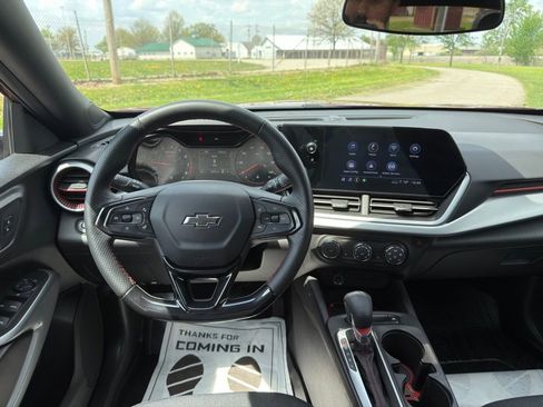 Used 2024 Chevrolet Trax RS w/ Driver Confidence Package FWD image 20