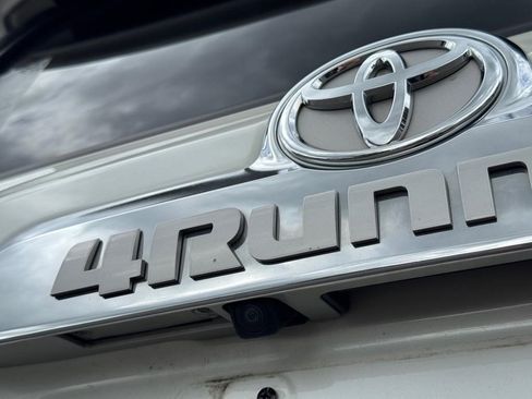 Used 2022 Toyota 4Runner Limited AWD/4WD image 22