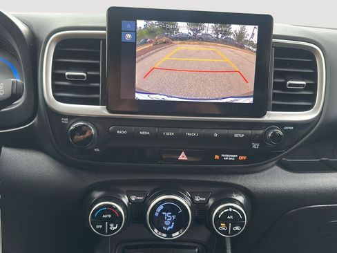 Certified 2023 Hyundai Venue SEL FWD image 32