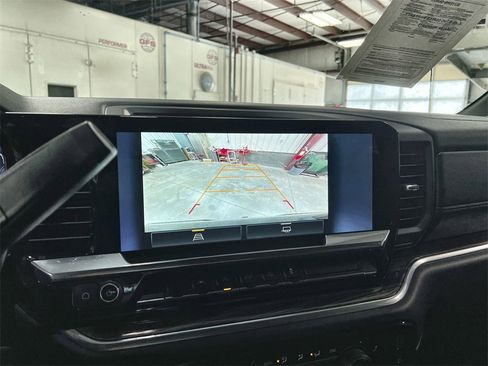 Used 2022 Chevrolet Silverado 1500 LT image 31