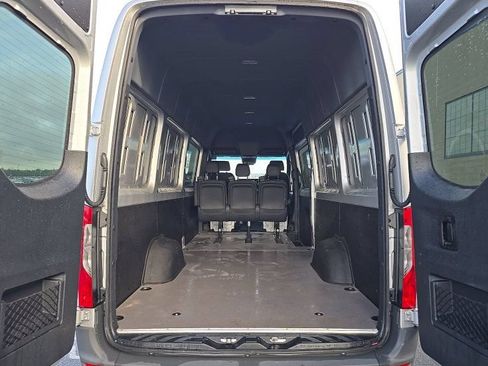 Used 2024 Mercedes-Benz Sprinter 2500 image 6