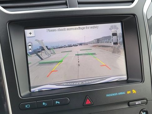 Used 2019 Ford Explorer Platinum image 19