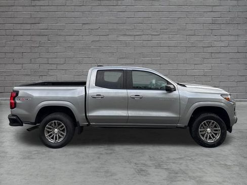 Used 2024 Chevrolet Colorado LT AWD/4WD image 8