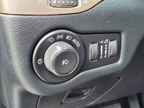 Used 2016 Jeep Cherokee 75th Anniversary FWD image 9